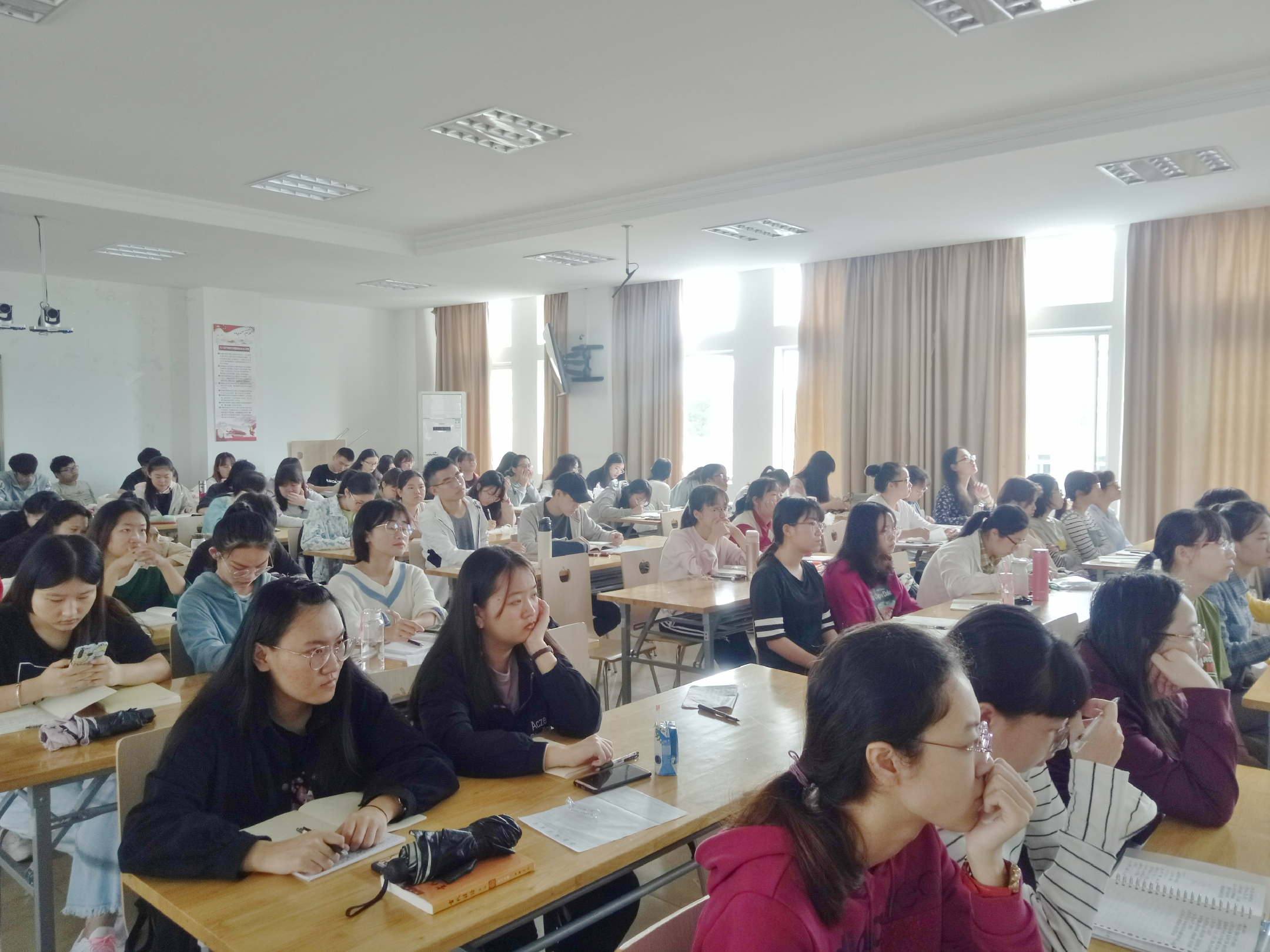 青年之声・记文学院天涯人文弘扬中华优秀传统文化系列讲座之“文学与文化:中国现代文人书写行为研究”