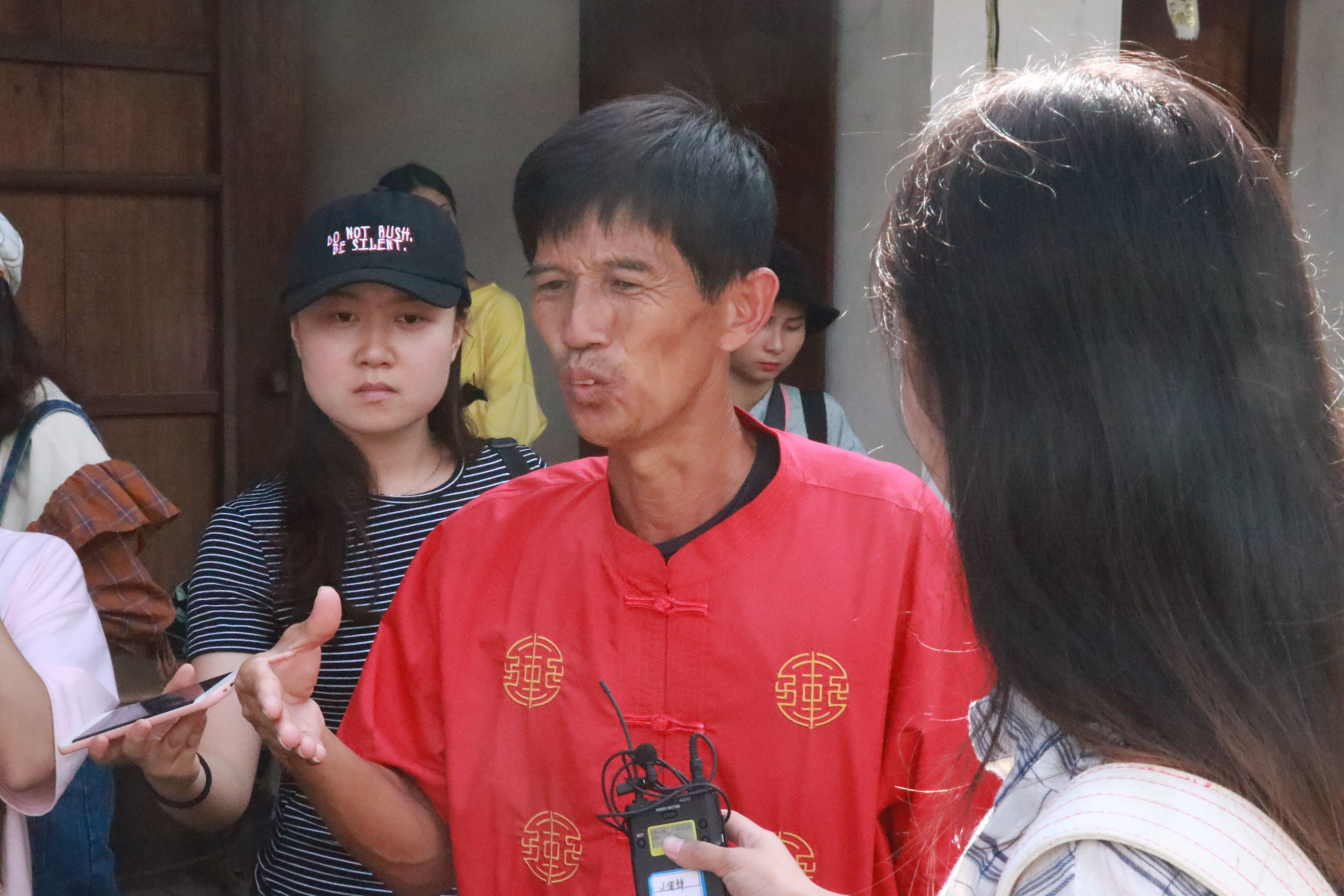 青年之声・新闻传播与影视学院开展“印象定安”主题新闻采访见习实践活动