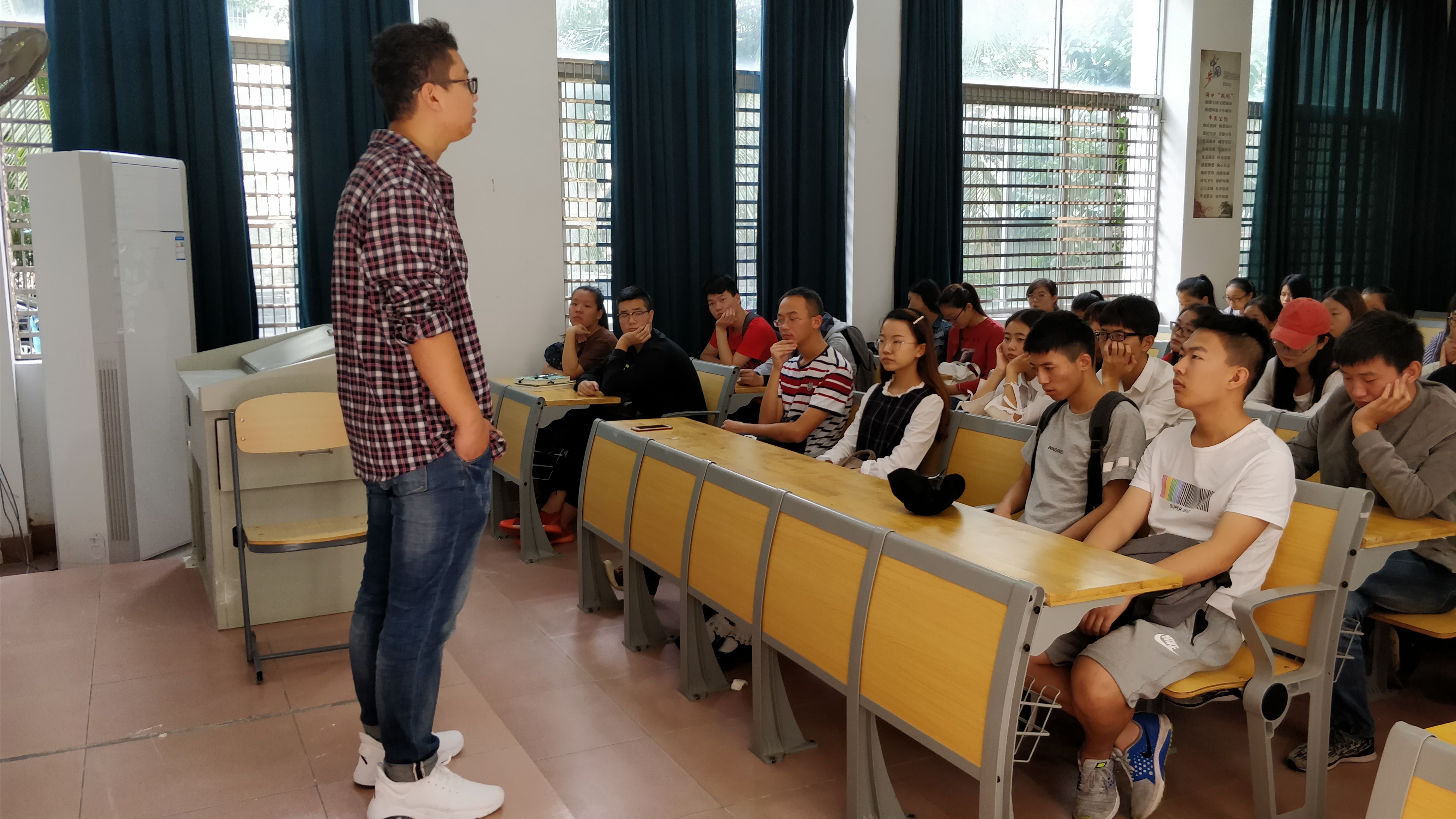 青年之声・关爱健康，远离艾滋