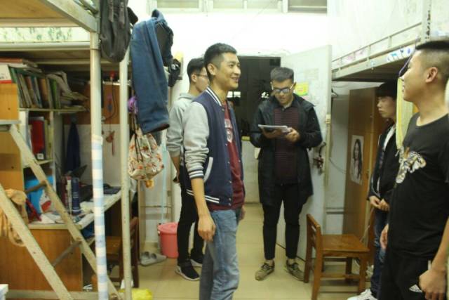 青年之声・新年新开始  走寝送关怀――记经济与管理学院新学期宿舍走访