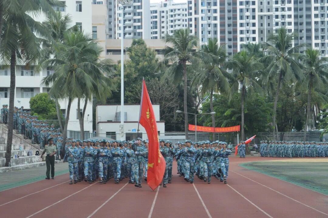 记海南师范大学数学与统计学院军训汇演暨表彰大会