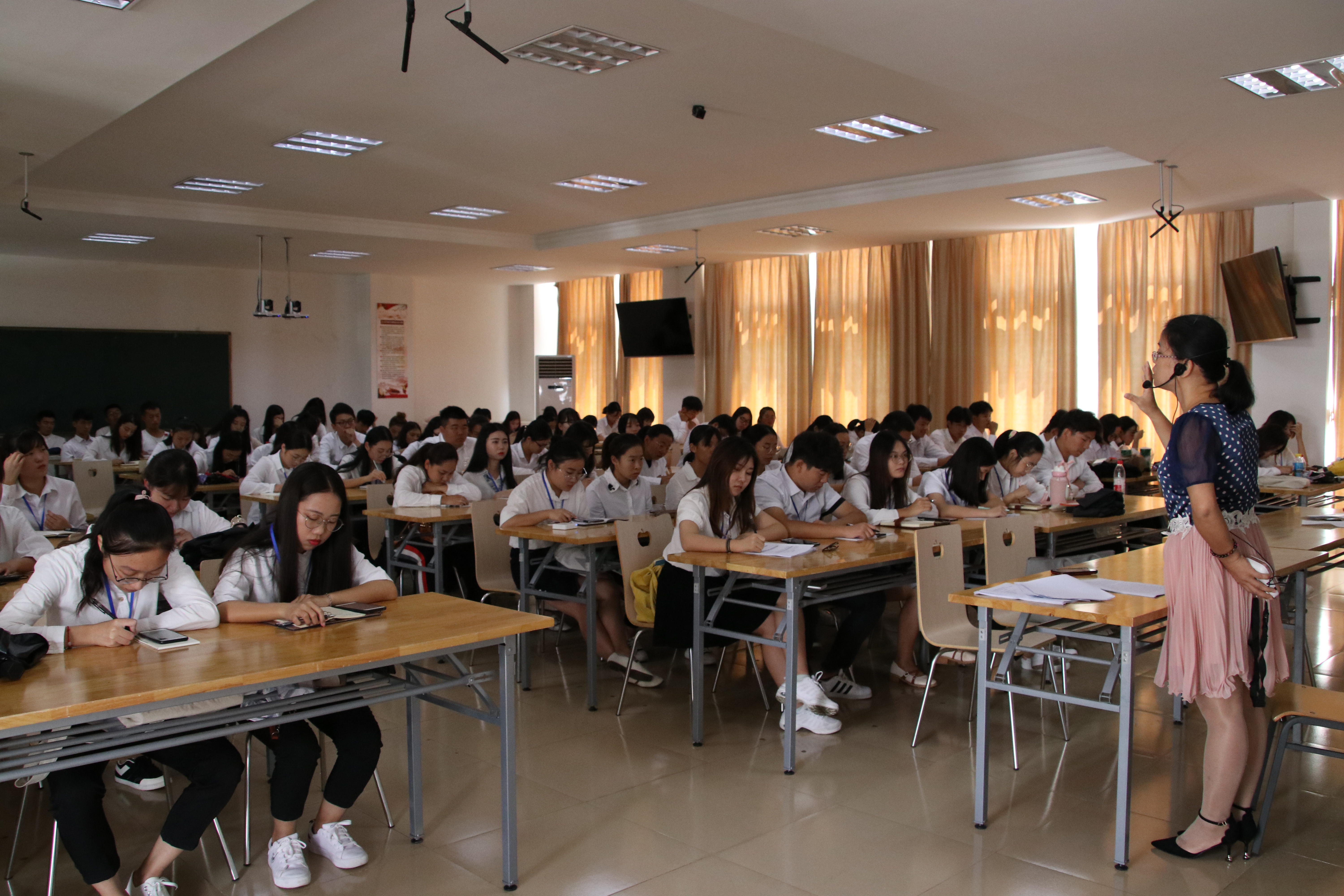 青年之声・新传学院开展青年大学习“开学第一课”专题学习活动