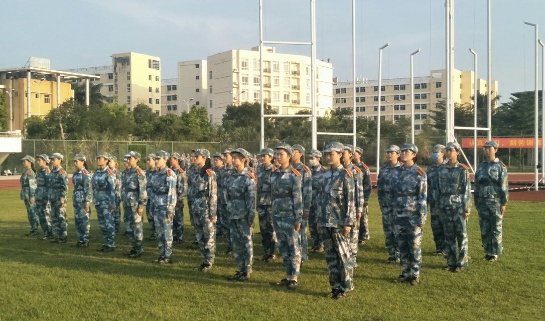 教育与心理学院开展军训演练活动