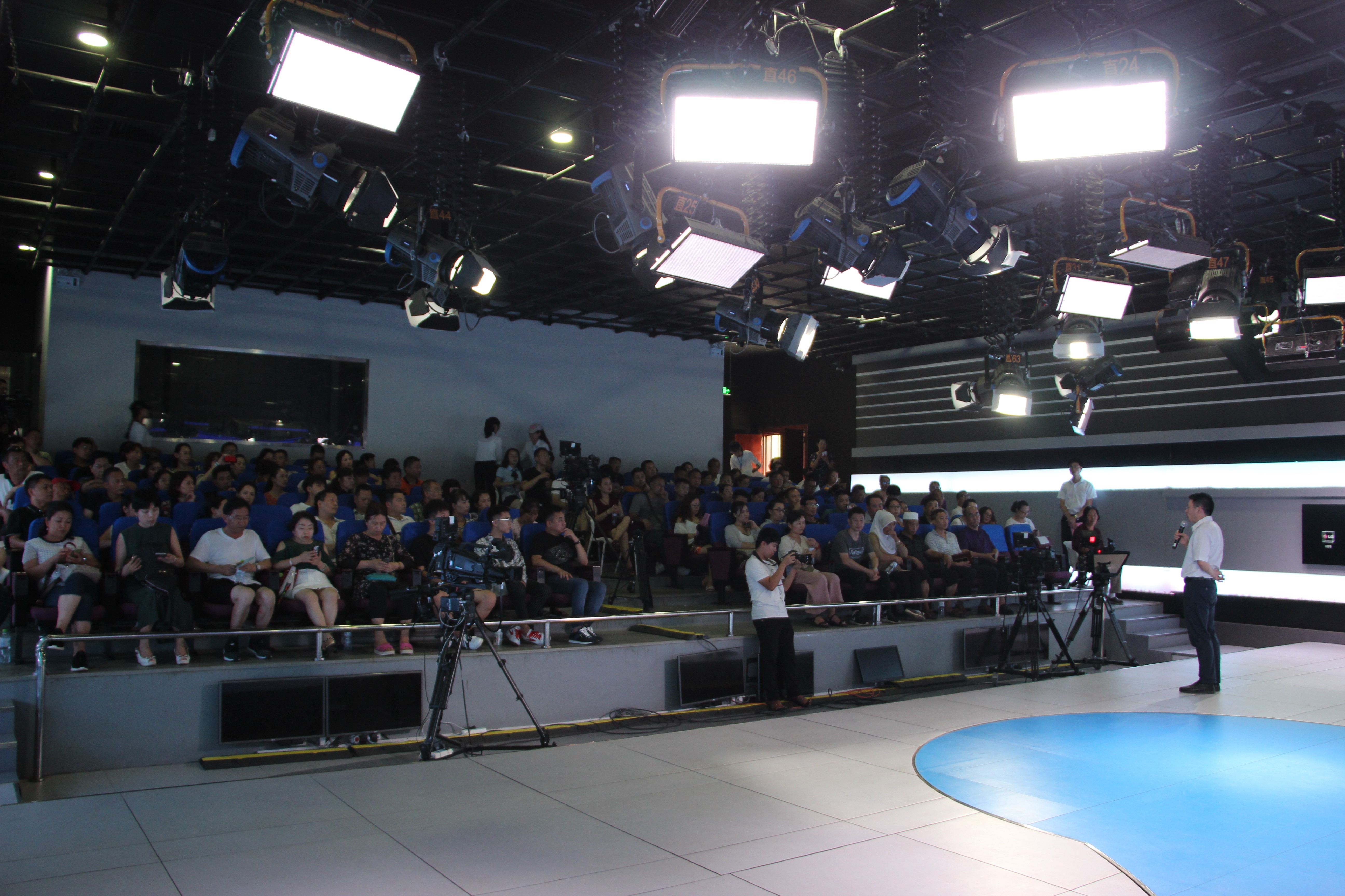 金秋丹桂香，喜迎新传人