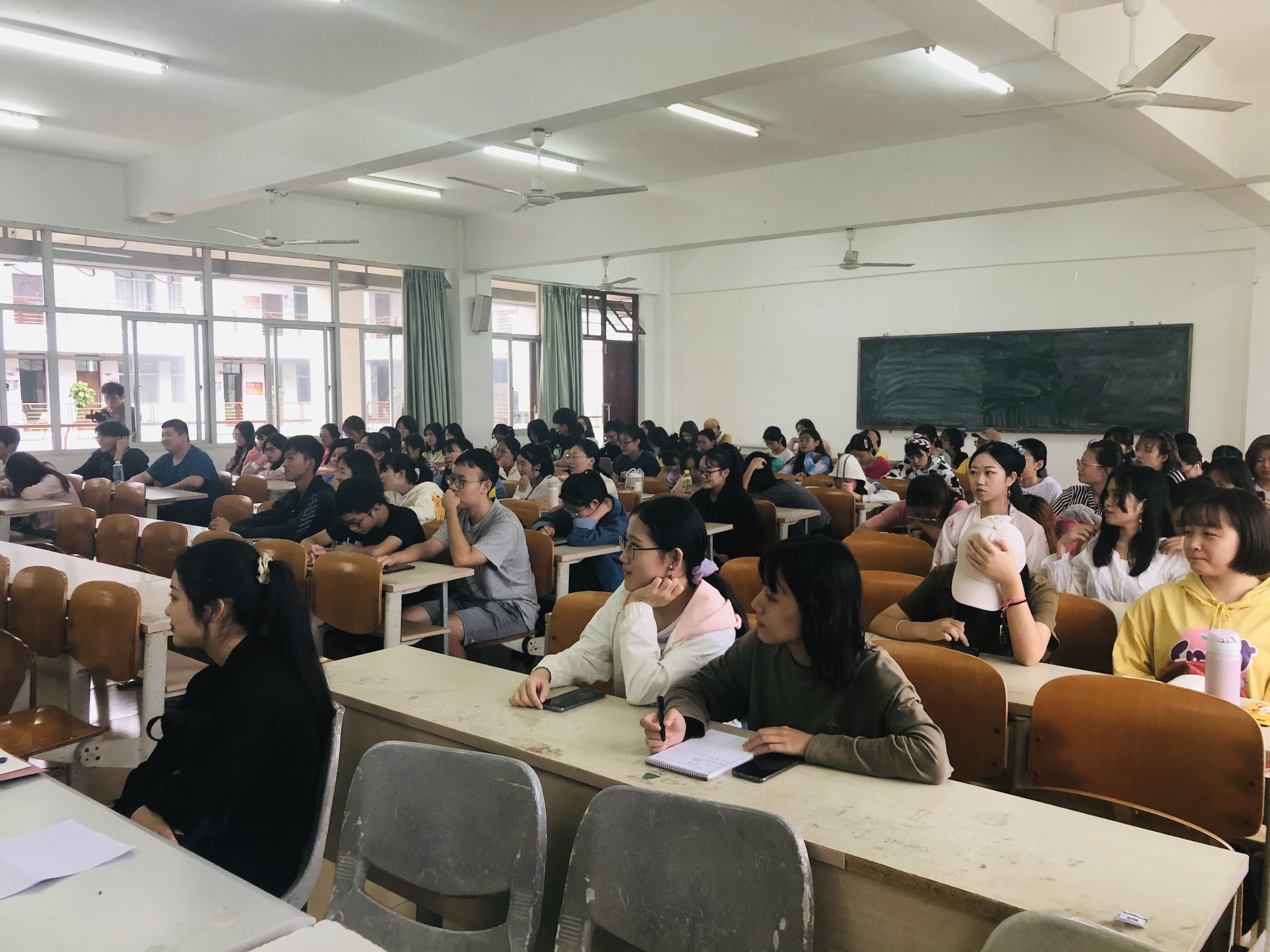 青年之声・大学生创新意识和能力养成――教育学院创新创业实践周主题讲座