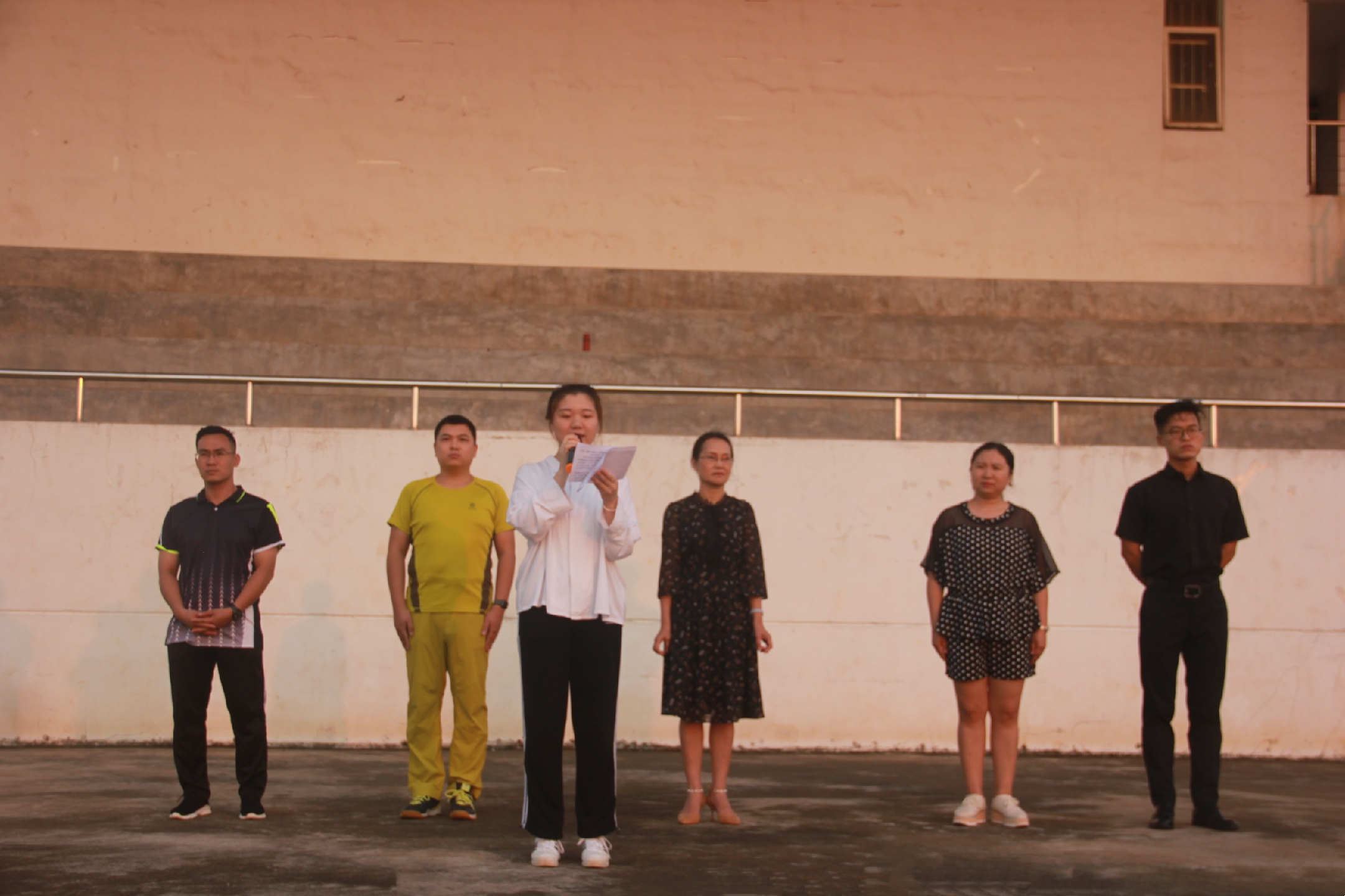 争做好青年,共创新时代――记海南师范大学文学院升旗仪式