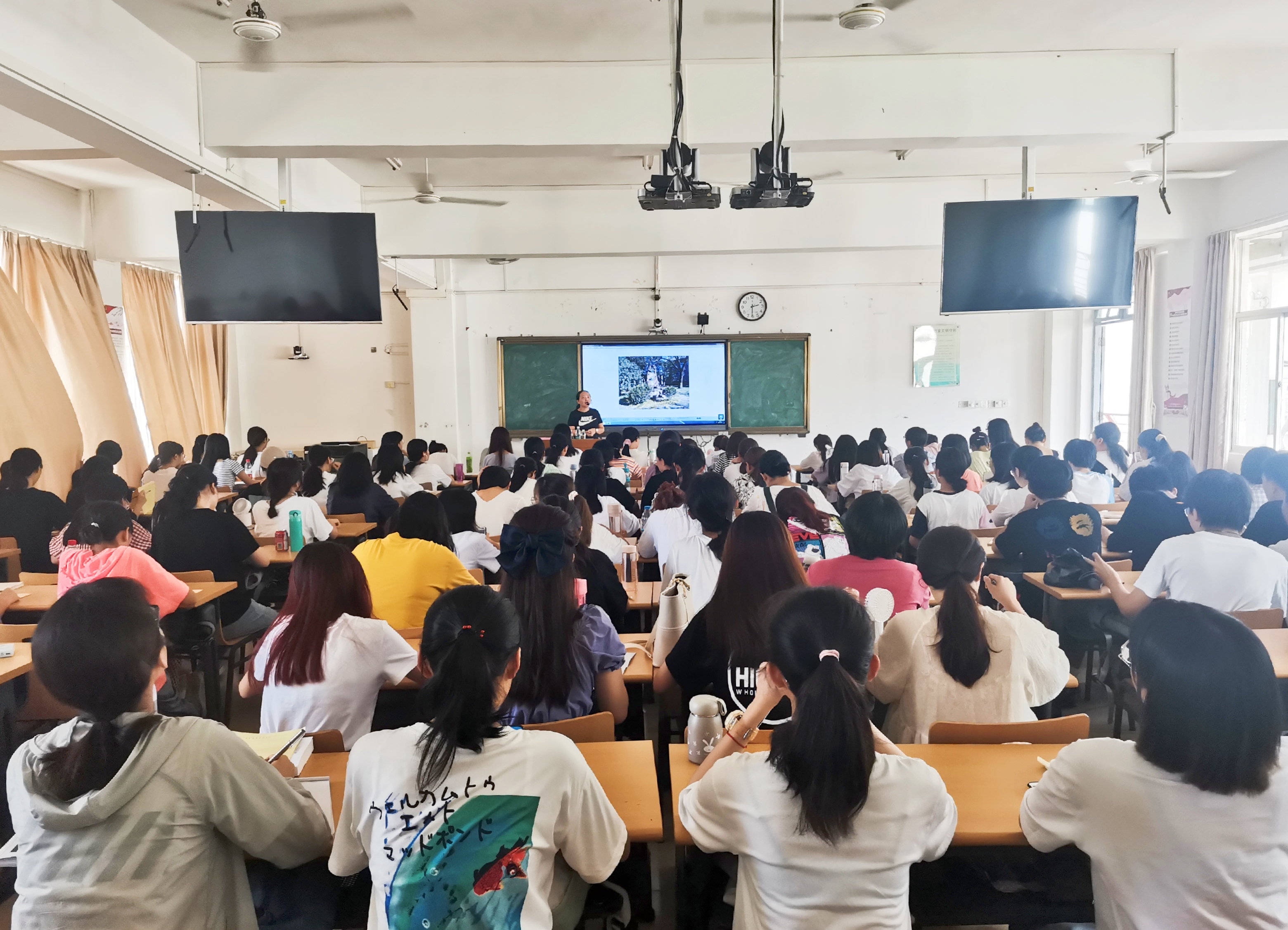 青年之声・记天涯人文系列讲座之“与北大相遇”