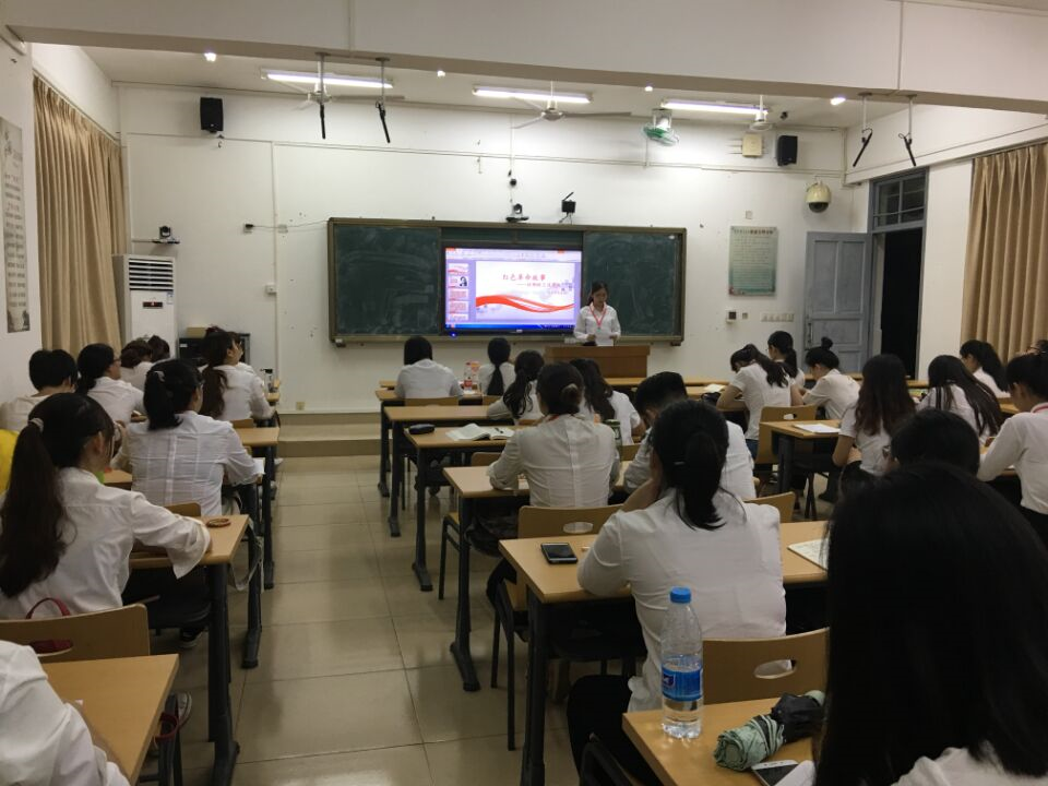 青年之声・忆英雄:激情燃烧的岁月――教育与心理学院红色故事分享会