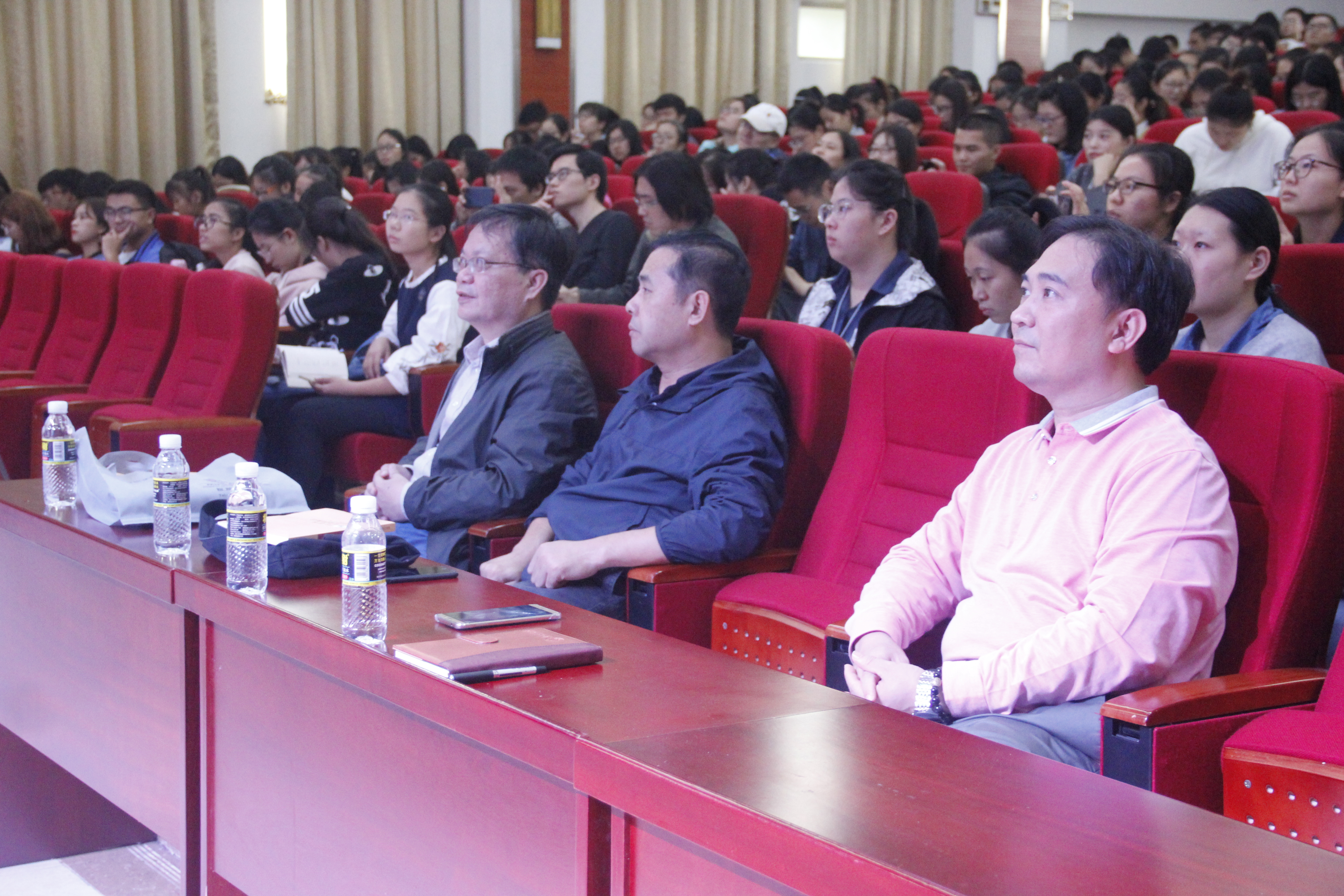 文学院“天涯人文・弘扬中华优秀传统文化”系列讲座之“国学的前世与今生”