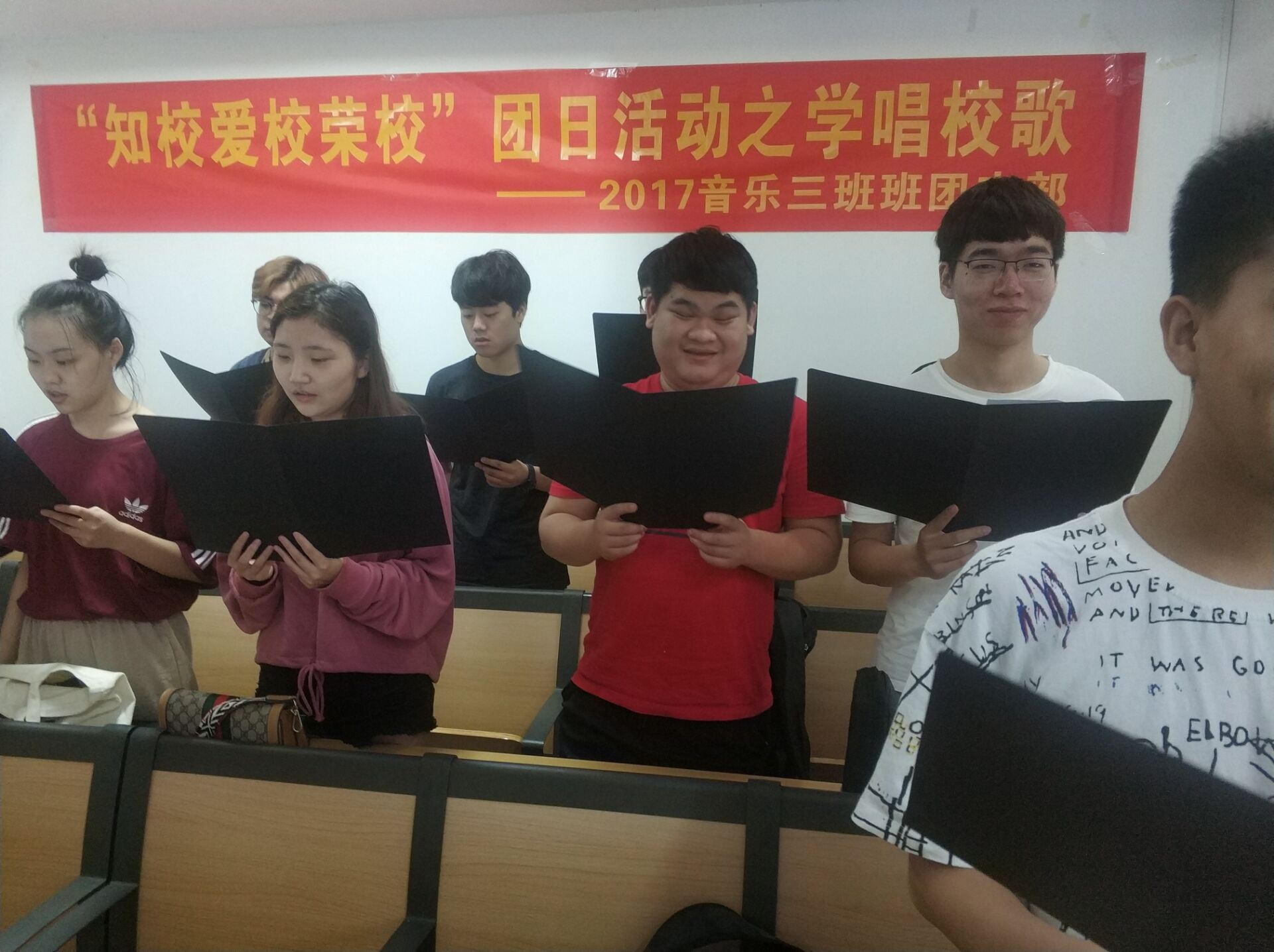 余音绕梁,永传校园――团日活动之学唱校歌