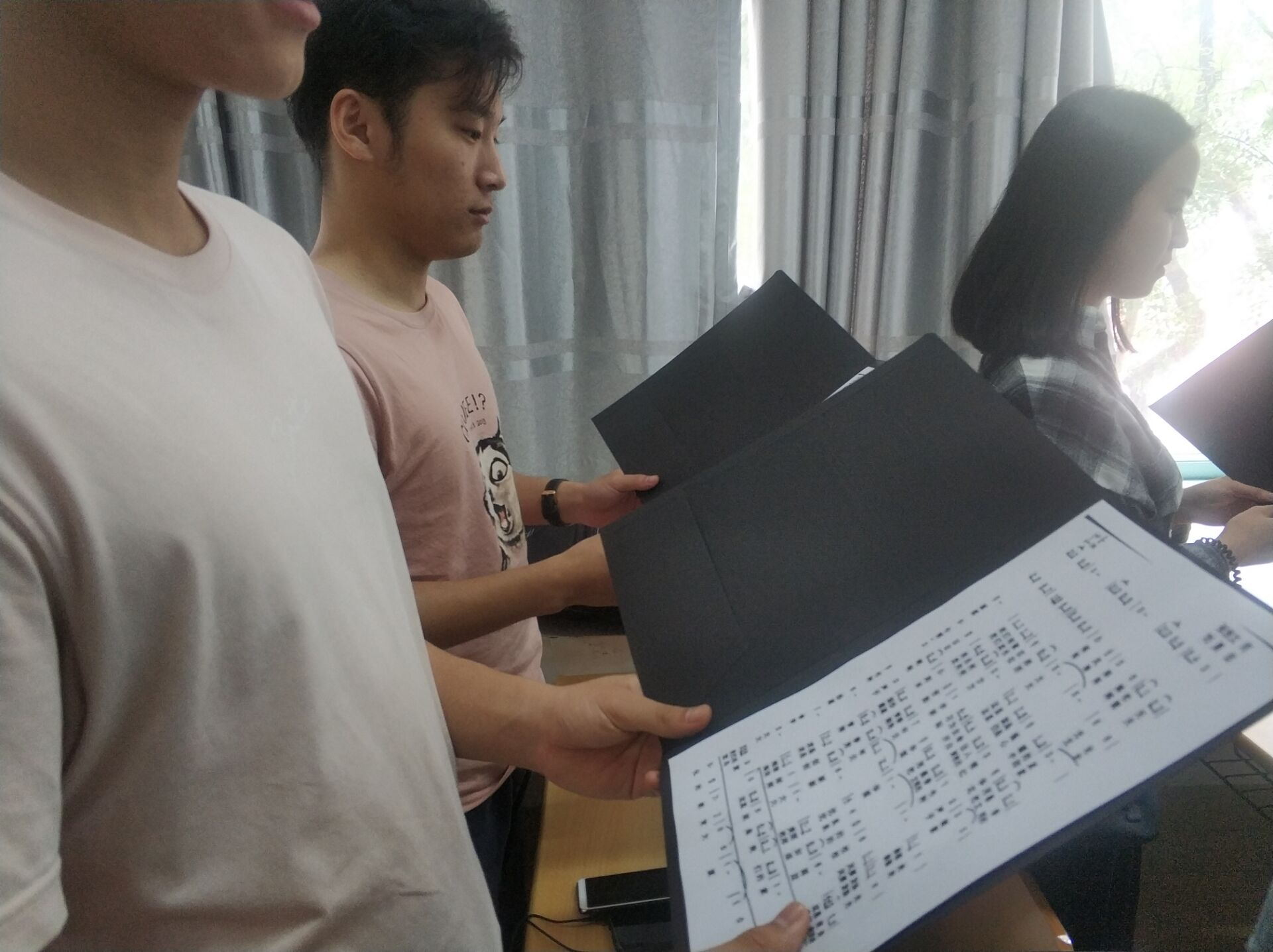 余音绕梁，永传校园――团日活动之学唱校歌