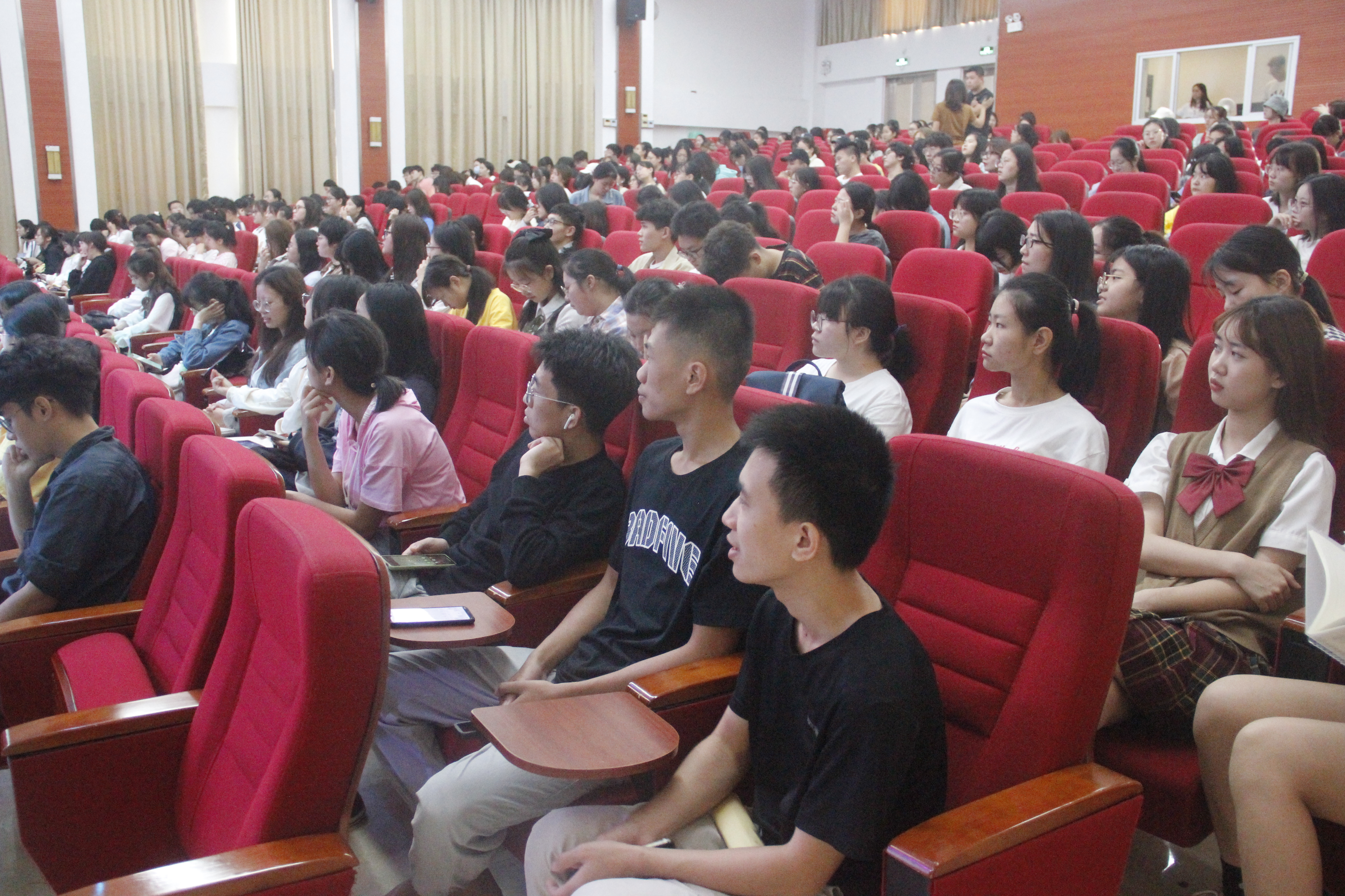 青年之声・记文学院创新创业实践周之微课设计与制作技巧培训讲座