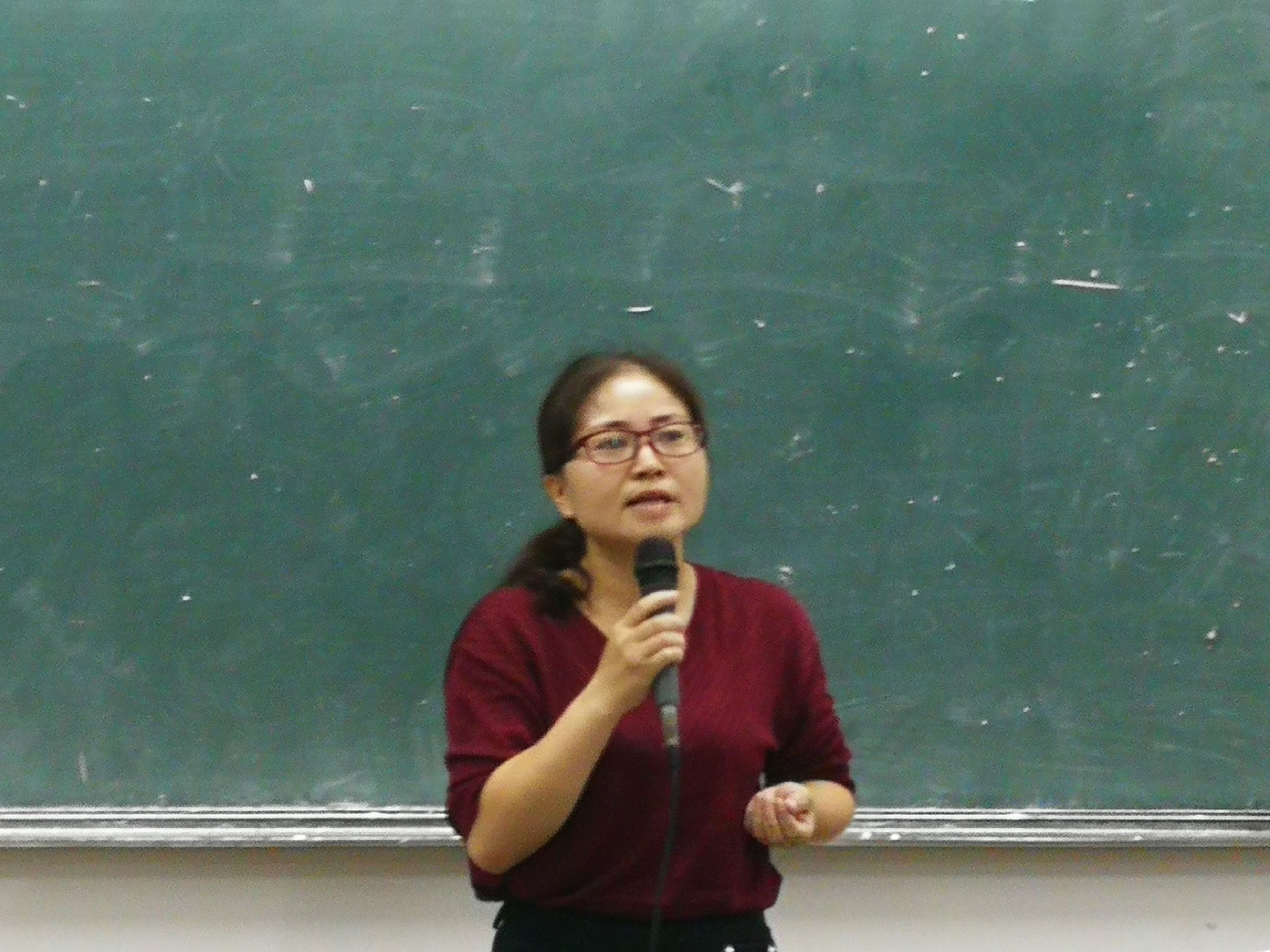 青年之声・记文学院“海南师范大学榕树讲座”之“关于当下国产电影发展态势的反思”