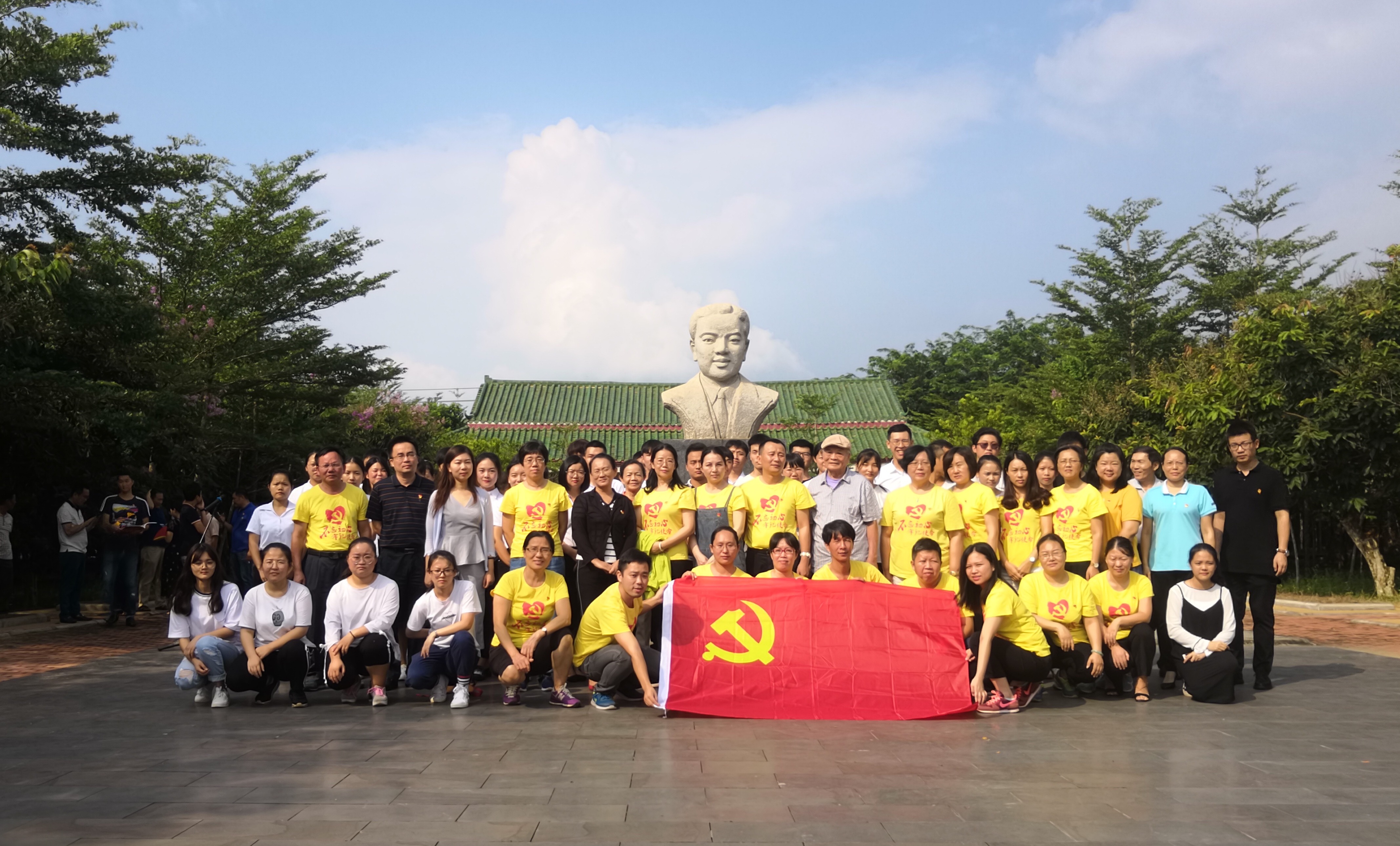 青年之声・海师校团委组织开展烈士纪念日活动