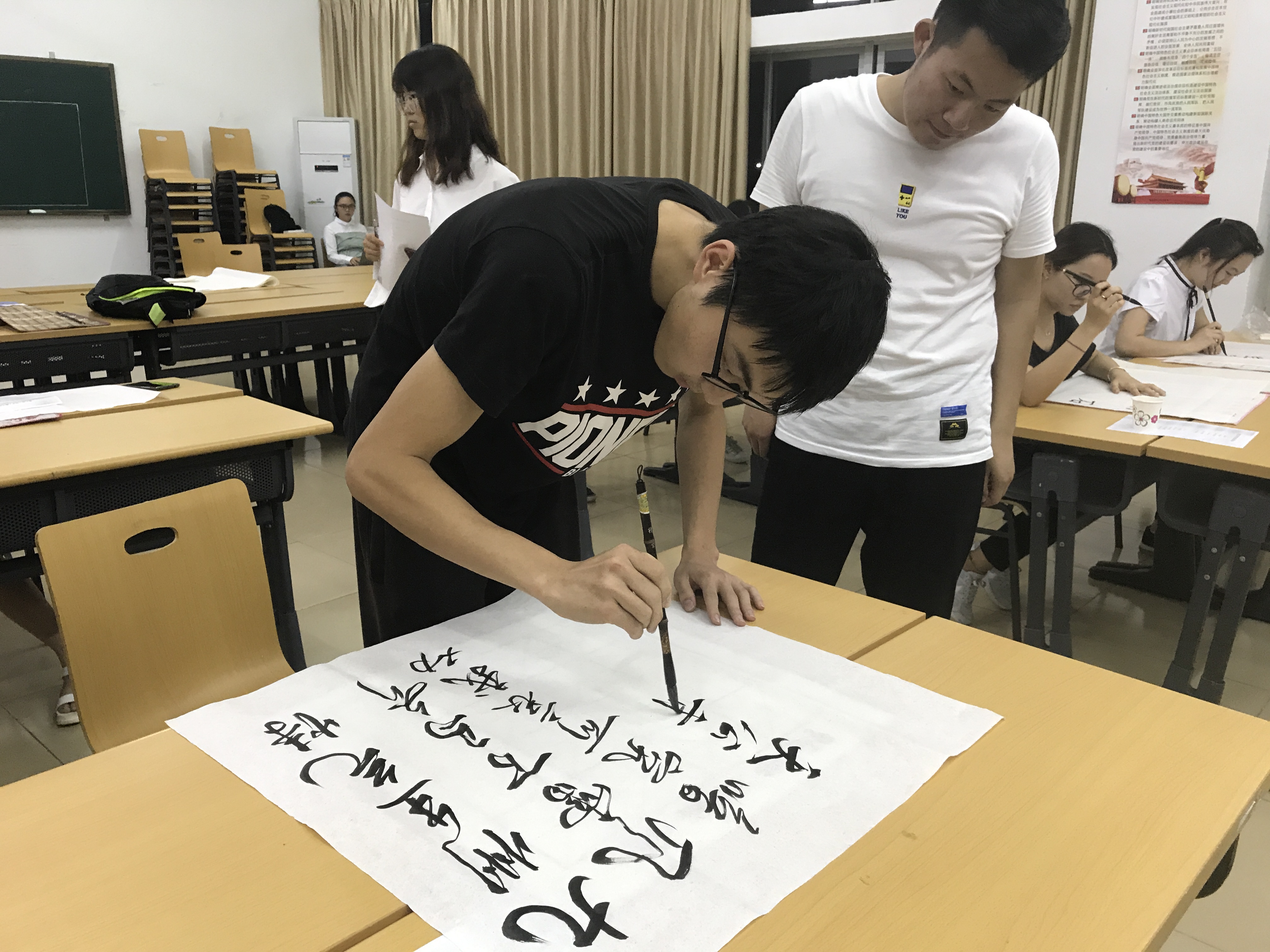 记青年之声・文学院“字承古今,笔书寰宇”第九届三笔字大赛决赛赛后采访
