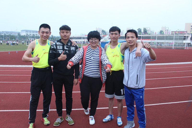 青年之声・拼搏进取，我们在路上 ――记物理与电子工程学院参加第34届校运会
