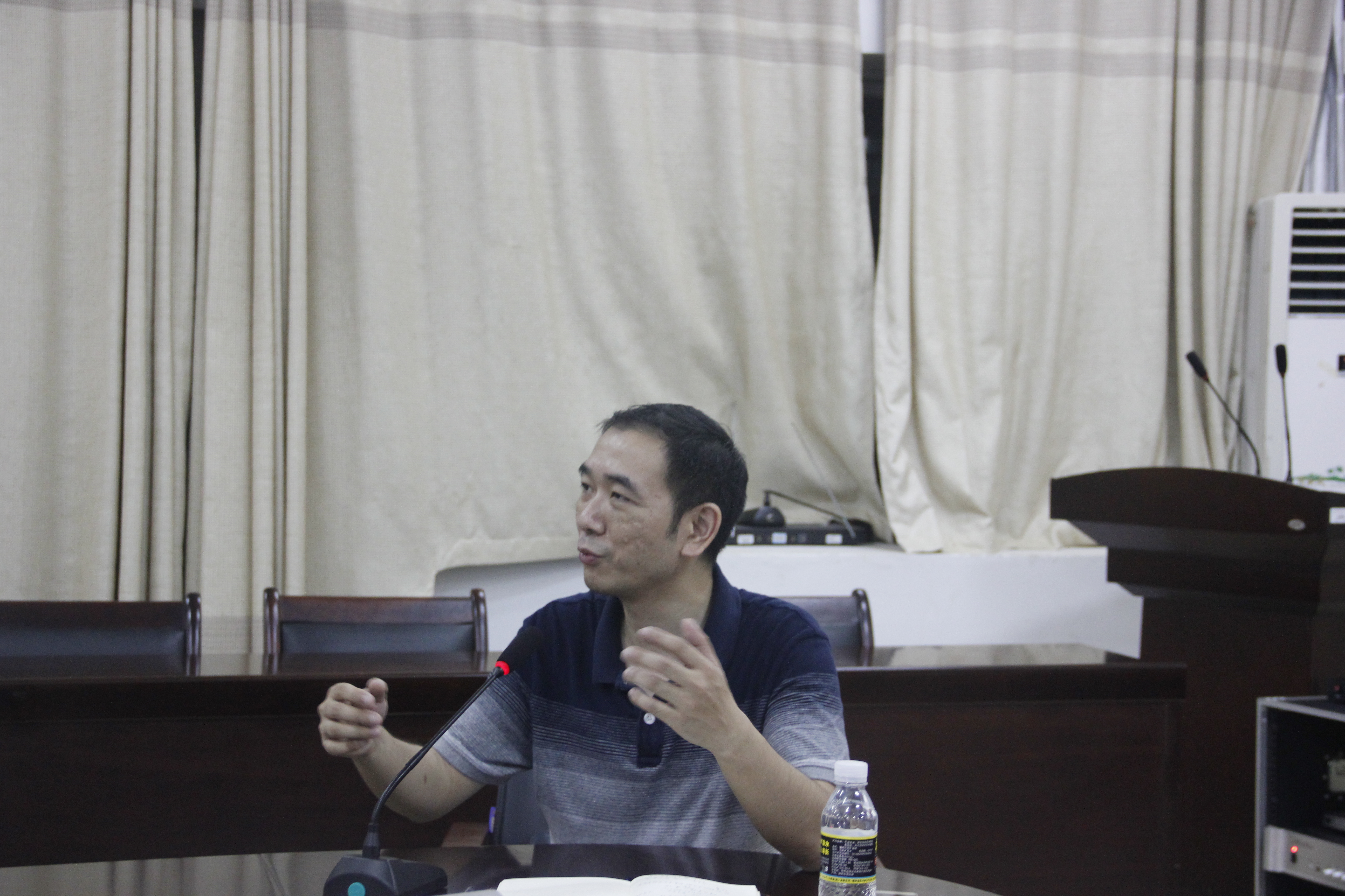 青年之声・记文学院本科生党支部“不忘初心・再起航”专题培训班开班仪式