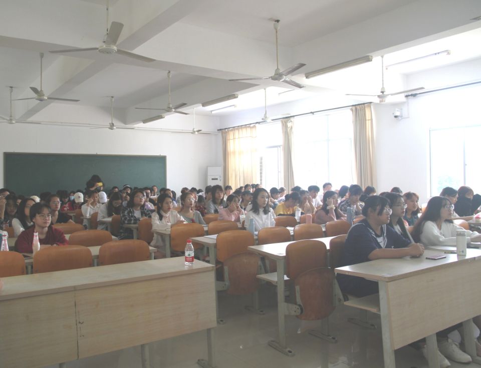 青年之声・记海南师范大学历史文化学院创新创业实践周系列活动之学术报告・博物馆里我们的那些事